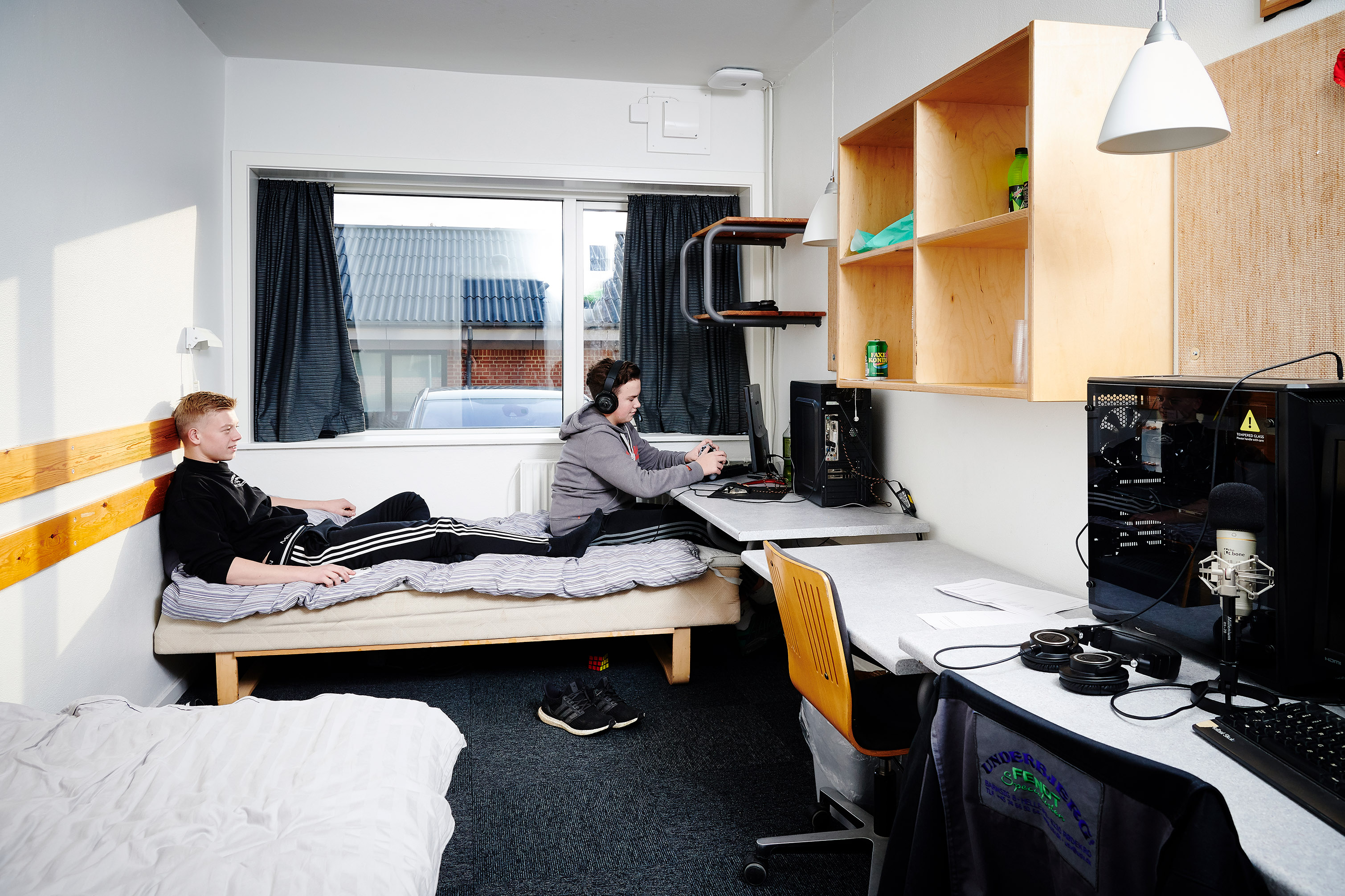 To skolehjemselever bruger fritiden på at game