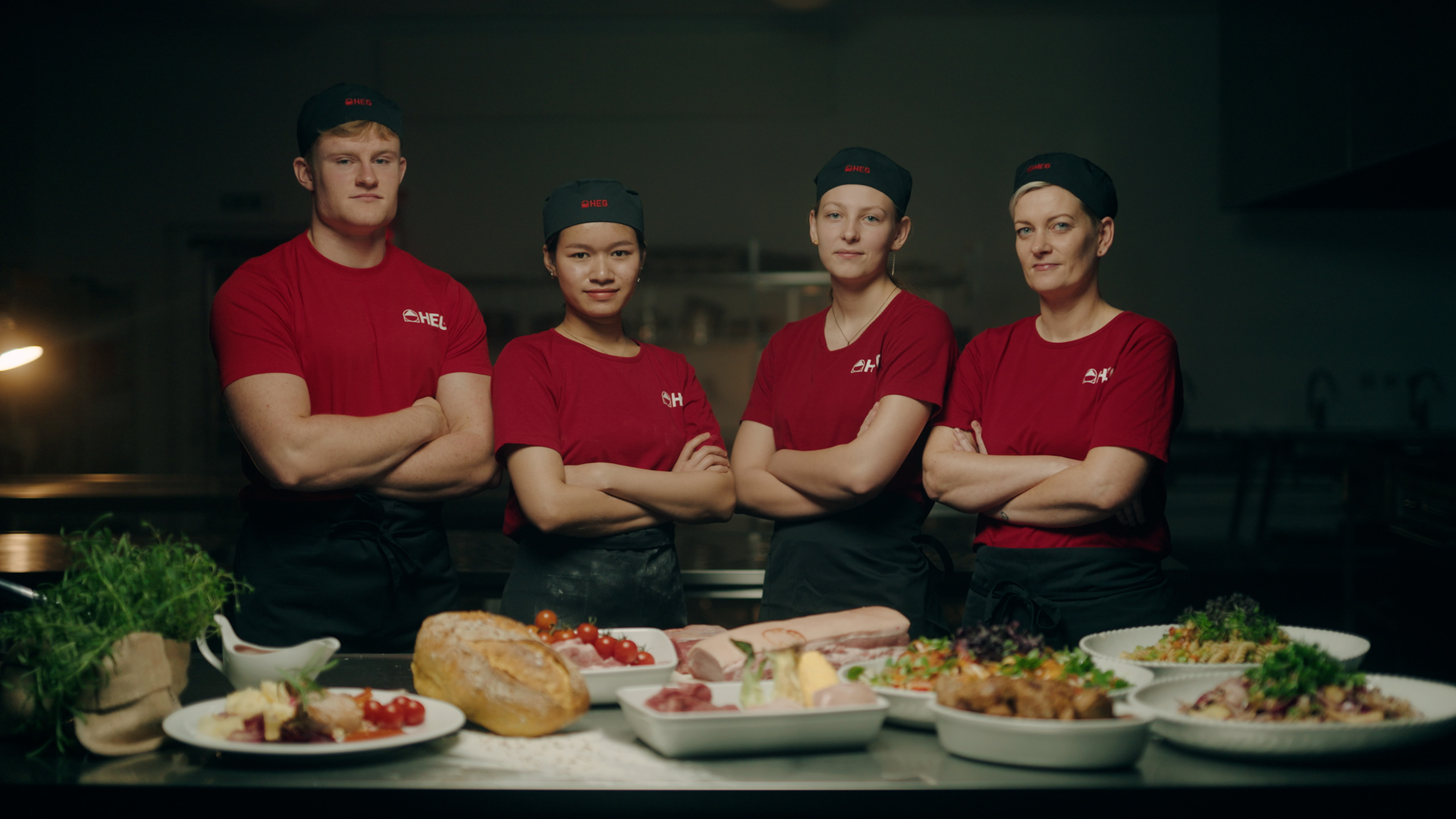 V4.0.00 00 22 13.Still032