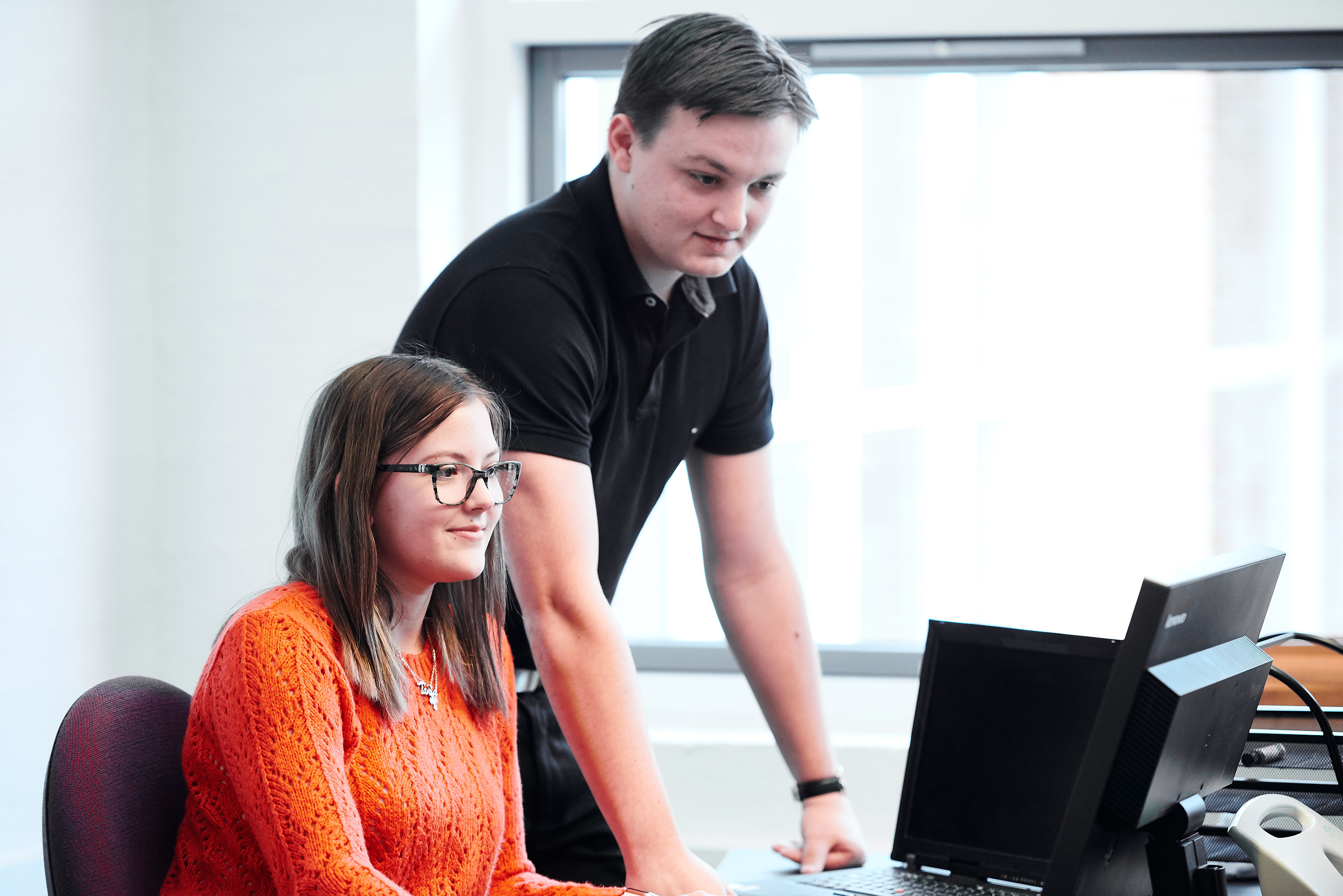 Kontorassistentelever fra EUX Business i Aars