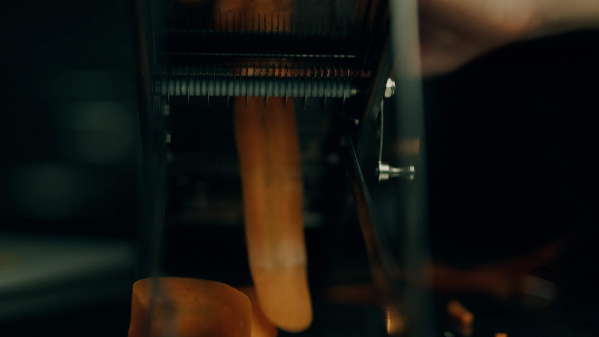 V4.0.00 00 04 18.Still005