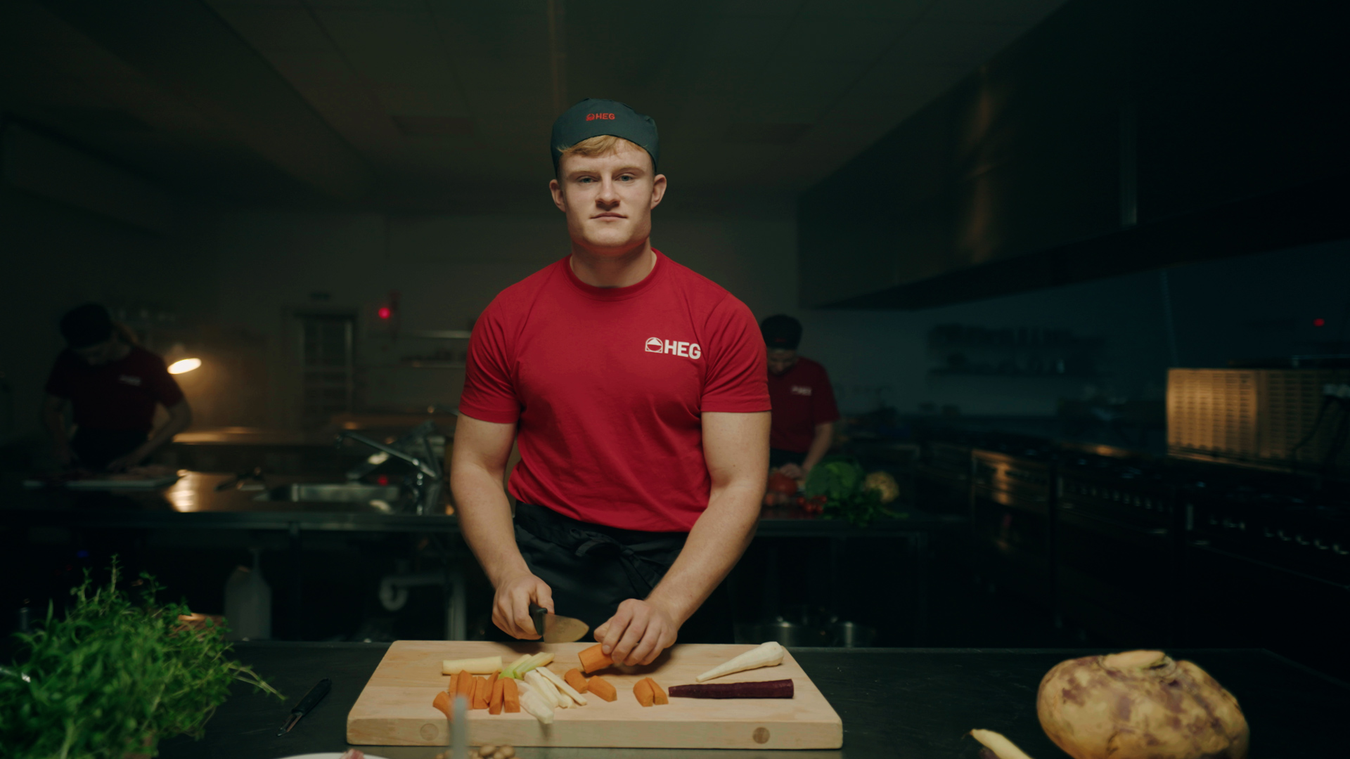 V4.0.00 00 07 21.Still009